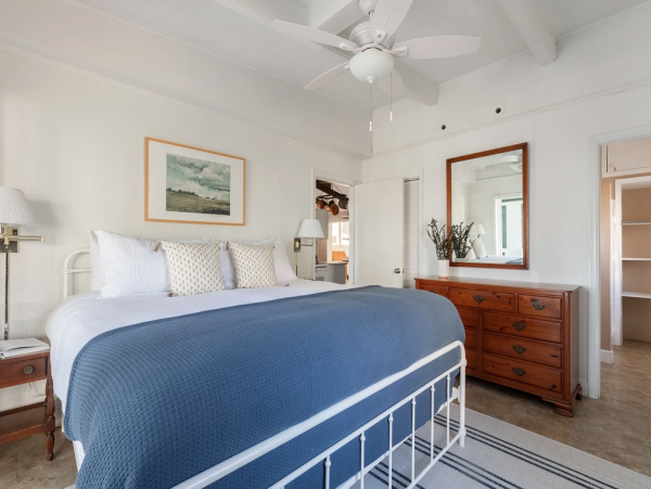Beautiful & Cozy Vacation Home Right on the Beach in Hilton Head