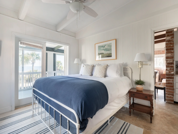 Beautiful & Cozy Vacation Home Right on the Beach in Hilton Head