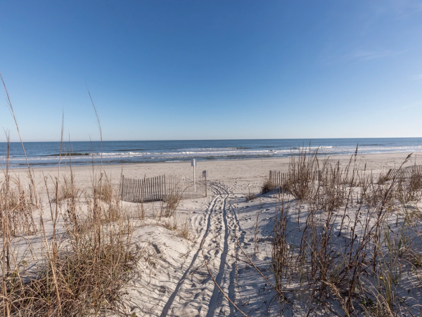Beautiful & Cozy Vacation Home Right on the Beach in Hilton Head
