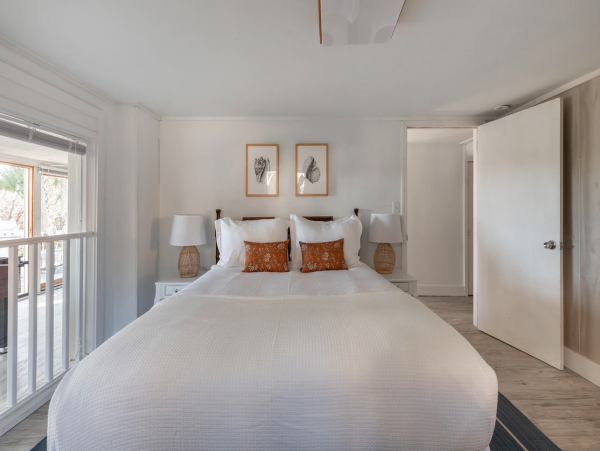 Beautiful & Cozy Vacation Home Right on the Beach in Hilton Head
