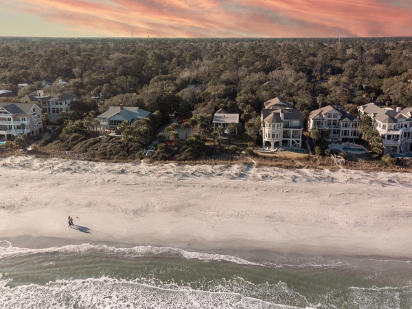 Beautiful & Cozy Vacation Home Right on the Beach in Hilton Head
