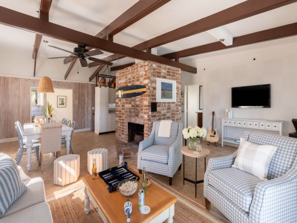 Beautiful & Cozy Vacation Home Right on the Beach in Hilton Head