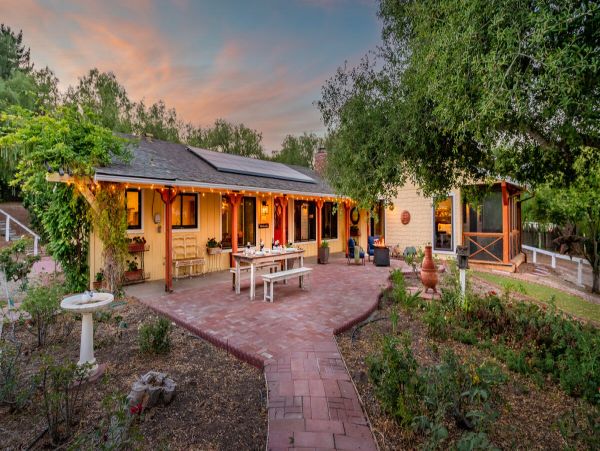 Modern Country Valley Estate with 3 Bedrooms in Santa Ynez