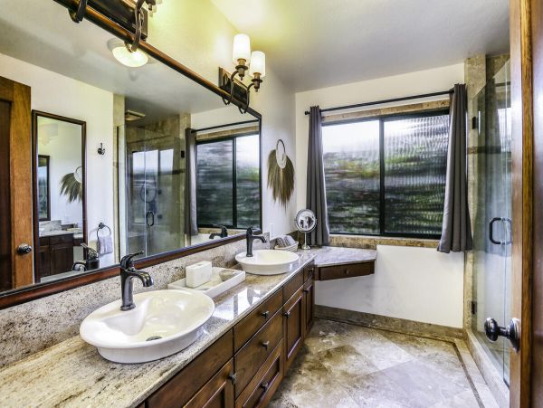 Serene Island Escape with Ocean Views in Princeville