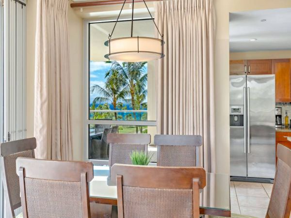 Expansive 2 Bedroom Parcial Ocean View Corner Suite in Kaanapali