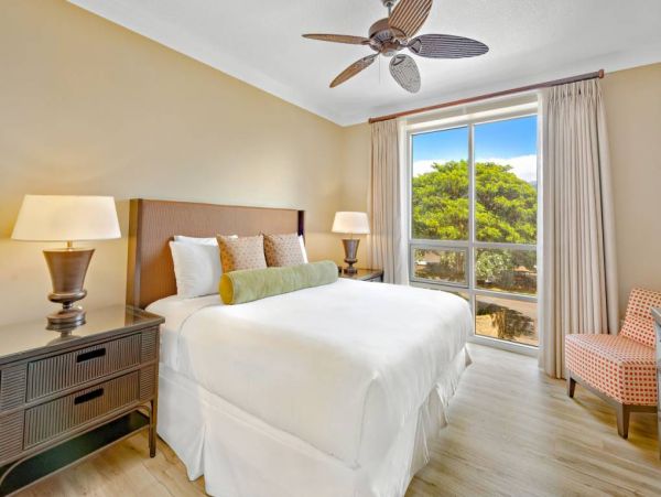Expansive 2 Bedroom Parcial Ocean View Corner Suite in Kaanapali