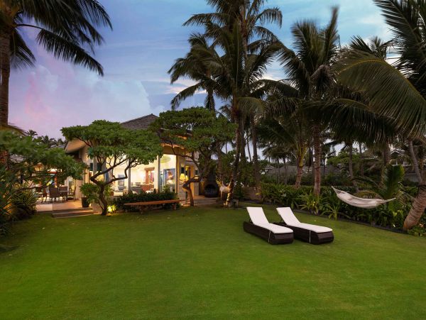 Oceanfront Kailua Vacation Home Six Bedroom