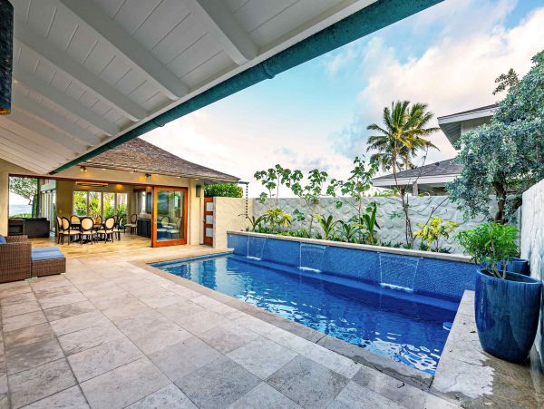 Oceanfront Kailua Vacation Home Six Bedroom