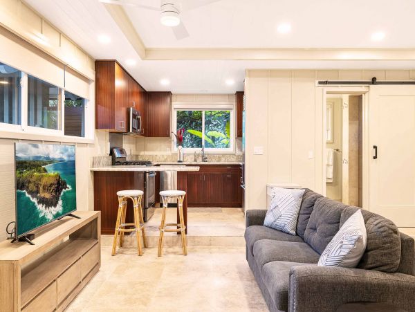 Oceanfront Kailua Vacation Home Six Bedroom