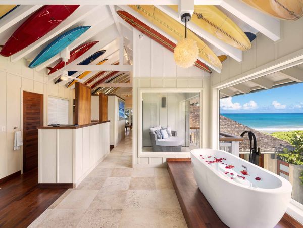 Oceanfront Kailua Vacation Home Six Bedroom