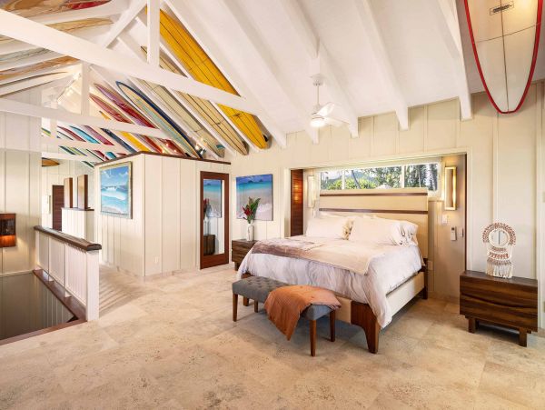 Oceanfront Kailua Vacation Home Six Bedroom