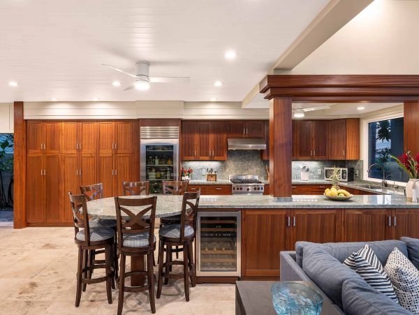Oceanfront Kailua Vacation Home Six Bedroom