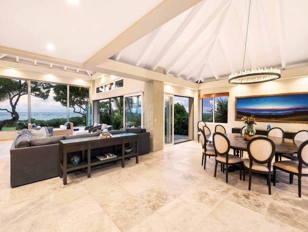 Oceanfront Kailua Vacation Home Six Bedroom