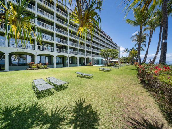 Oceanfront Lahaina Vacation Condo One Bedroom
