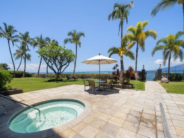 Oceanfront Lahaina Vacation Condo One Bedroom