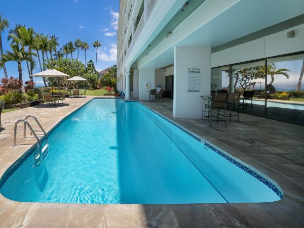 Oceanfront Lahaina Vacation Condo One Bedroom