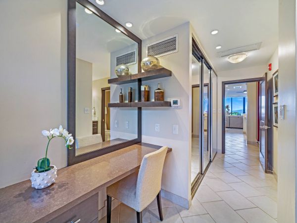 Oceanfront Lahaina Vacation Condo One Bedroom