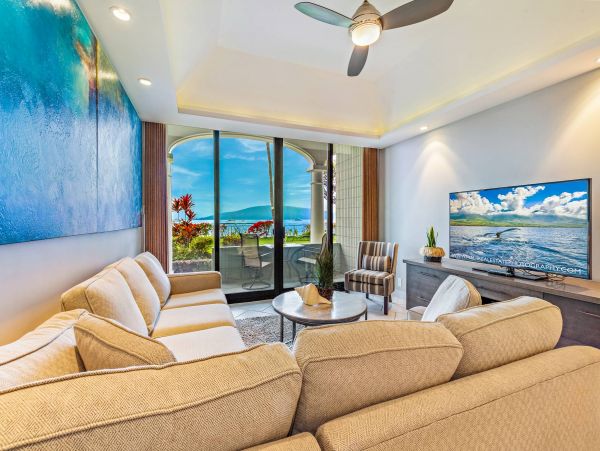 Oceanfront Lahaina Vacation Condo One Bedroom