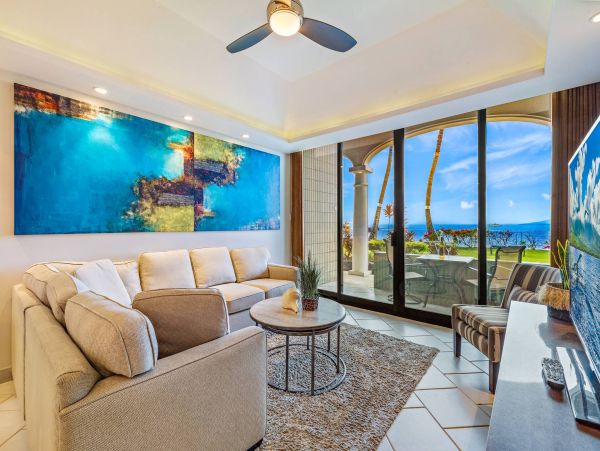 Oceanfront Lahaina Vacation Condo One Bedroom