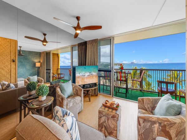 Luxury Top Floor Condo Two Bedrooms Amazing Ocean Views