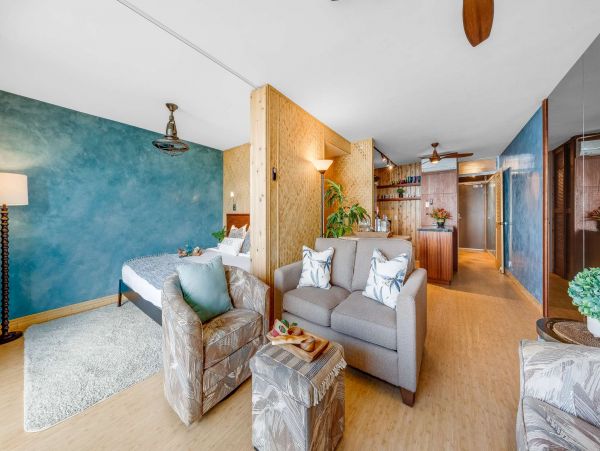 Luxury Top Floor Condo Two Bedrooms Amazing Ocean Views