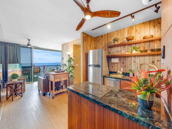 Luxury Top Floor Condo Two Bedrooms Amazing Ocean Views
