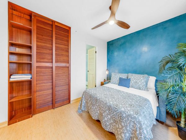 Luxury Top Floor Condo Two Bedrooms Amazing Ocean Views