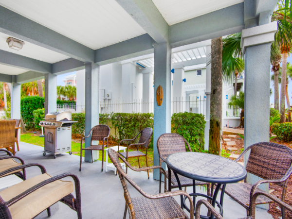 Four bedroom House walk to beach