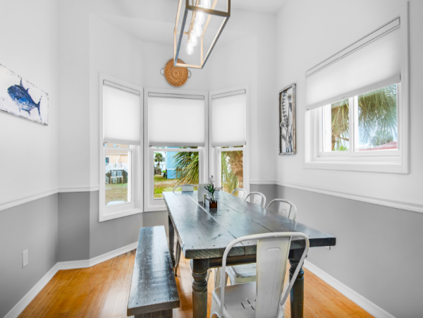 Four bedroom House walk to beach