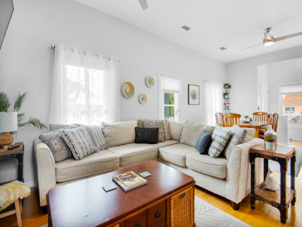 Four bedroom House walk to beach