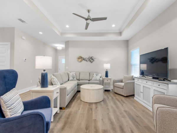 New 4 bedroom Home 4 miles to Navarre Beach