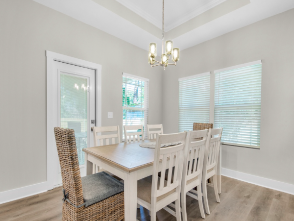 New 4 bedroom Home 4 miles to Navarre Beach