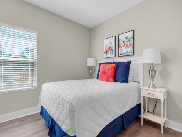 New 4 bedroom Home 4 miles to Navarre Beach
