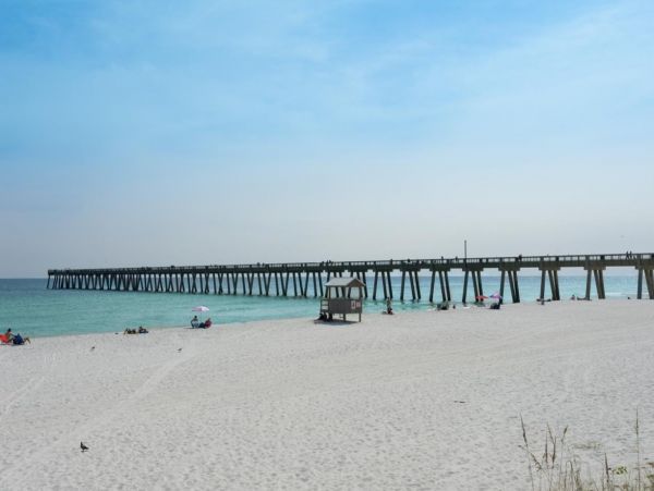 New 4 bedroom Home 4 miles to Navarre Beach