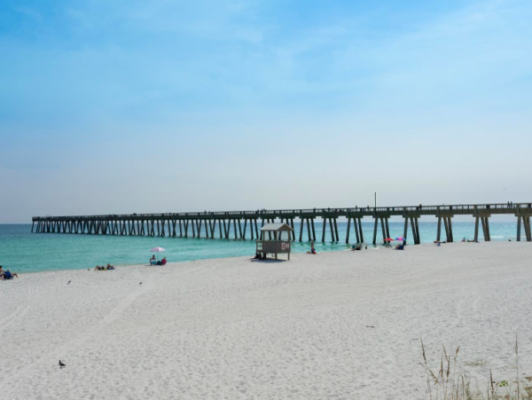 3 Bedroom House 2 miles from Navarre beach bridge