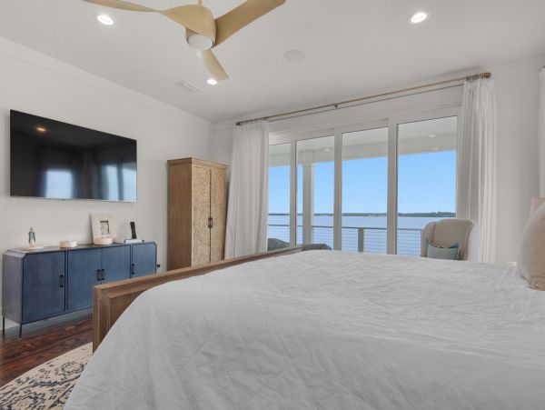 Navarre Vacation Home Five Bedroom