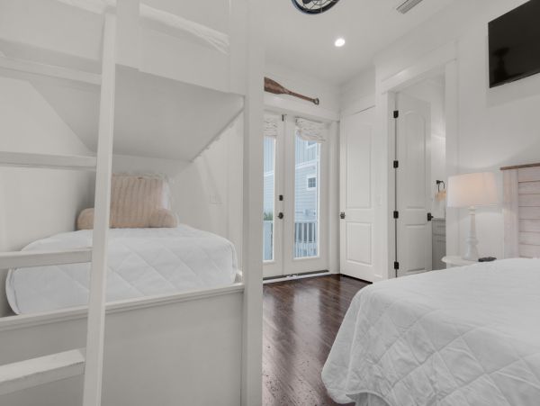 Navarre Vacation Home Five Bedroom