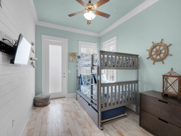 Navarre Beach Vacation Home Five Bedroom Walk to Beach