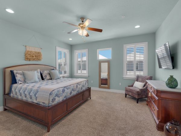 Navarre Beach Vacation Home Five Bedroom Walk to Beach
