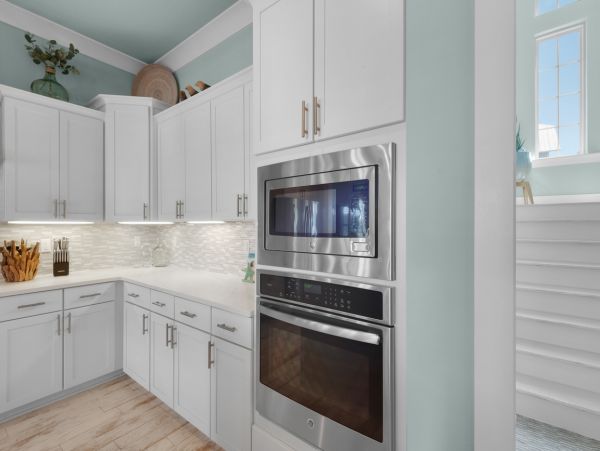 Navarre Beach Vacation Home Five Bedroom Walk to Beach