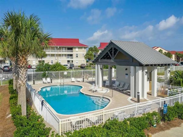 Navarre Beach Vacation Home Five Bedroom Walk to Beach