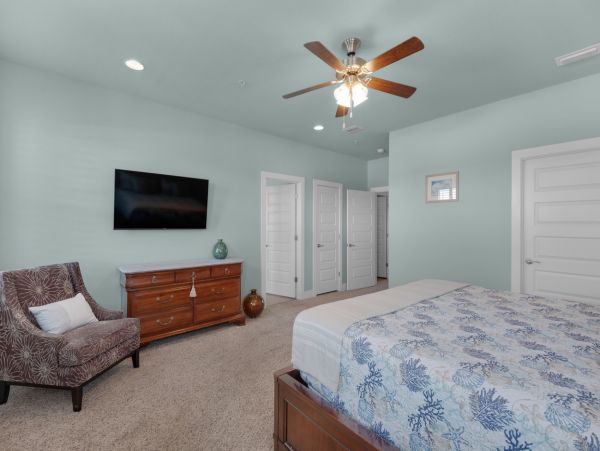 Navarre Beach Vacation Home Five Bedroom Walk to Beach
