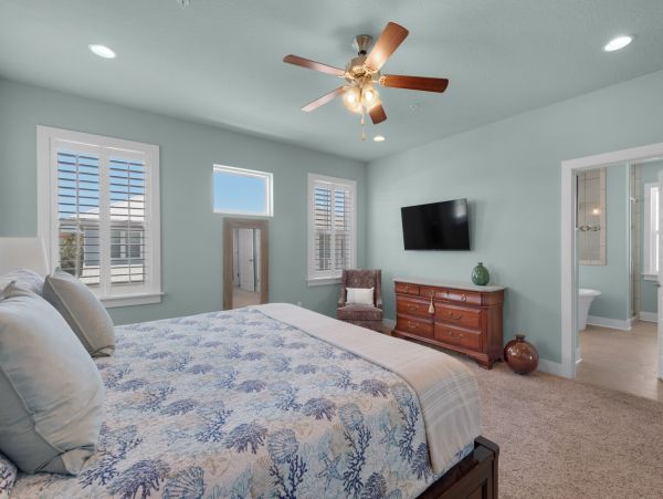 Navarre Beach Vacation Home Five Bedroom Walk to Beach