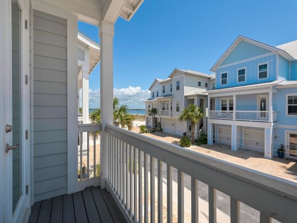 Navarre Beach Vacation Home Five Bedroom Walk to Beach