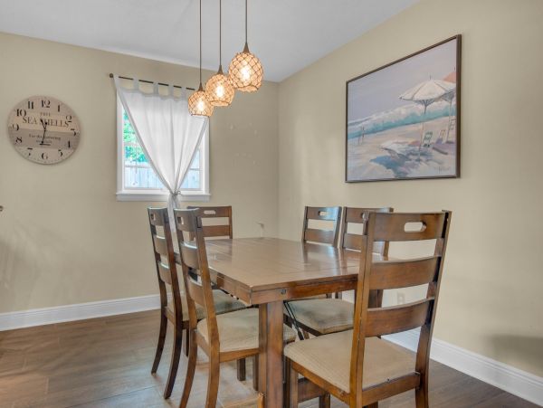 Navarre Beach Home with 5 Bedrooms