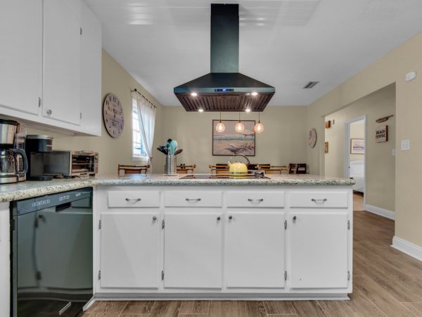 Navarre Beach Home with 5 Bedrooms