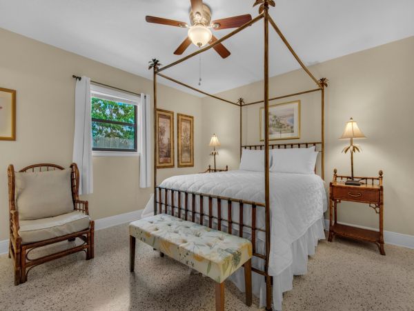 Navarre Beach Home with 5 Bedrooms