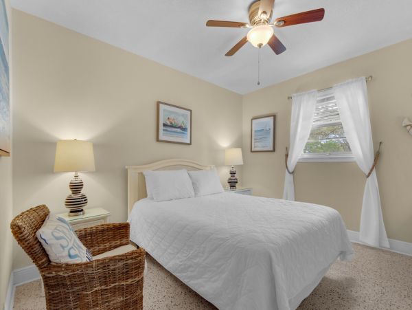 Navarre Beach Home with 5 Bedrooms