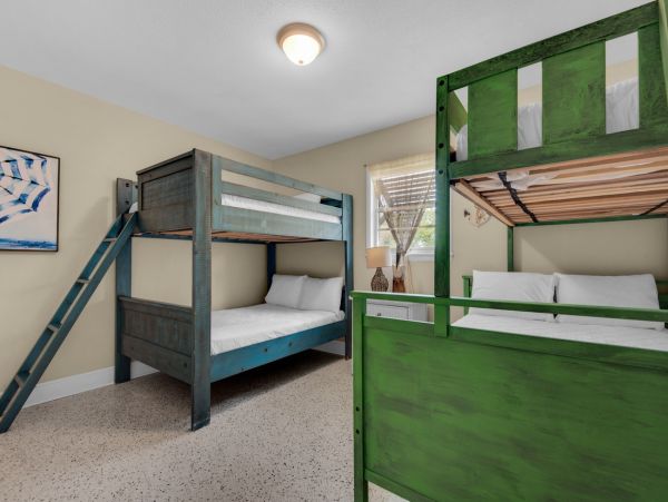 Navarre Beach Home with 5 Bedrooms