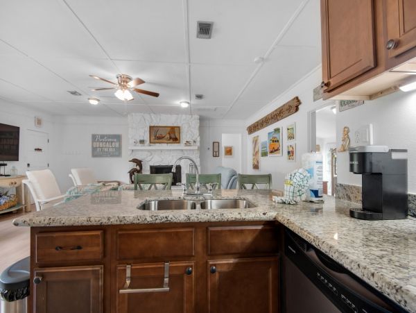 Navarre Beach Home with 5 Bedrooms